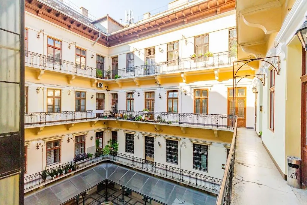 Oktogon Central Spacious Ac Balcony Будапешт 0*,
